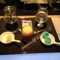 Crystal Lounge - Ask Raphael for your molecular cocktails and Renaud for the classical ones. They know what they are doing!