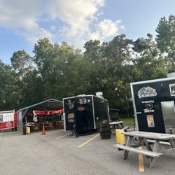 El Bitute Peruvian cuisine - Food trucks / seating