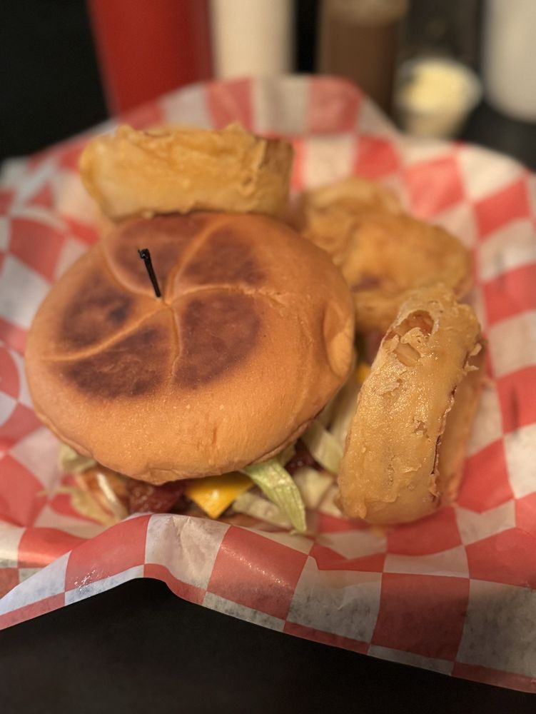Mad Mack's Burger Logo