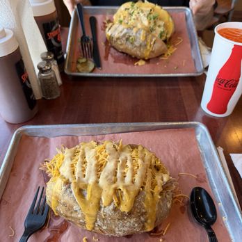 Smokehouse 41 - Baker 41 - Barbeque Near Me - Oakhurst, California