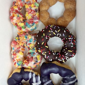 Mr D's Donuts - Fruity Pebbles, Chocolate Sprinkles, Cinnamon Sugar & Ube Mochi donuts - Donuts Near Me - Shawnee, Kansas