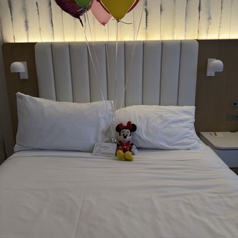 The Viv Hotel - Surprise balloons & Minnie Mouse for my Birthday!! Super cute touch! - Hotels Near Me - Anaheim, California The Viv Hotel - Surprise balloons & Minnie Mouse for my Birthday!! Super cute touch! - Hotels Near Me - Anaheim, California