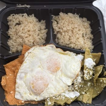 Cafe De Olla - Chilaquiles Divorciados IG: @ammysalamii - American Near Me - Burbank, California Cafe De Olla - Chilaquiles Divorciados IG: @ammysalamii - American Near Me - Burbank, California