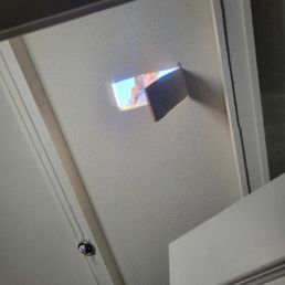 Dans Roofing cut a hole in my bedroom ceiling and didn't come out to repair it for 3 weeks.