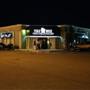 Public House - Building at night - Cocktail Bars Near Me - Amarillo, Texas Public House - Building at night - Cocktail Bars Near Me - Amarillo, Texas