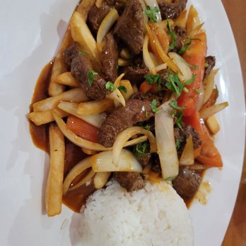 Alpamayo Restaurant - Lomo Saltado - Peruvian Near Me - Lee, Massachusetts