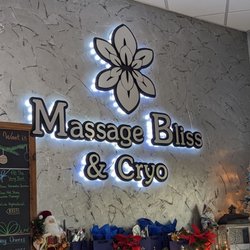 Massage Bliss & Cryo - So welcoming and festive