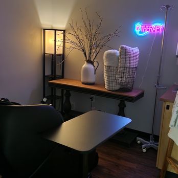 Concierge Wellness Center - IV  Therapy Room - Weight Loss Centers Near Me - O'Fallon, Missouri