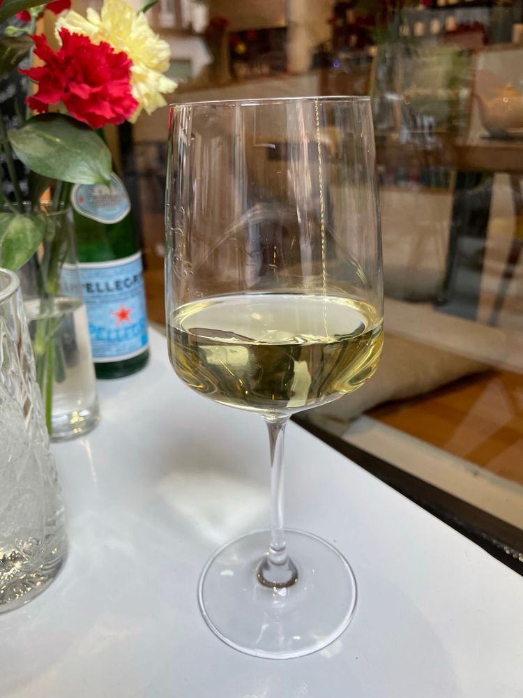 TEAPOTS Updated August 2024 C. de Postas 26, Madrid, Spain Coffee