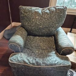 Buck's Upholstery - Arm chair in bad condition fabric wise. Good bones. Would like in dark brown corduroy ( not sure how to spell) 4074909550