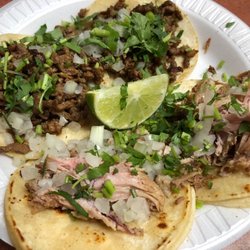 Taqueria Dalhart - Tacos de carnitas y asada.