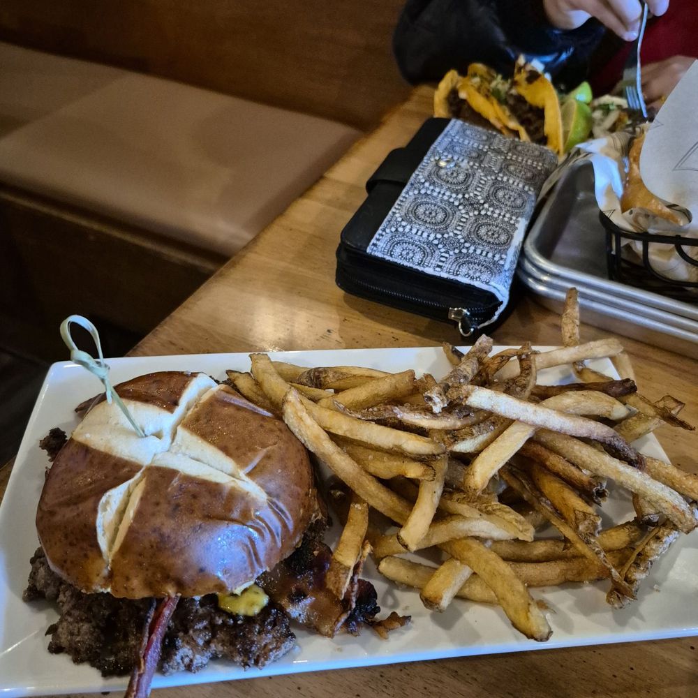 The Som: Burgers + Beer - The Som Burger. - Pubs Near Me - Burlington, Iowa The Som: Burgers + Beer - The Som Burger. - Pubs Near Me - Burlington, Iowa