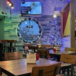 H2O's Waterside Grill - Dining area