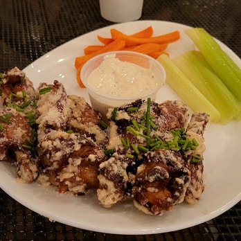 Mellow Mushroom Williamsburg - parmesan chicken wings - Bars Near Me - Williamsburg, Virginia
