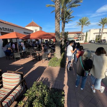 OMOMO Tea Shoppe - Line to omomo - Coffee & Tea Near Me - Irvine, California
