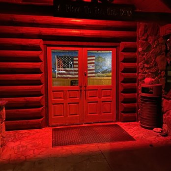 Billy’s Tip ‘n Inn - ws the entrance to the lodge - American Near Me - White Lake, Michigan