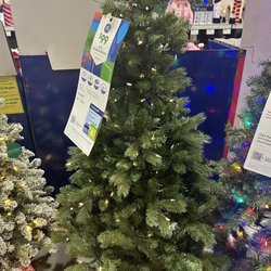 Lowe's Home Improvement - Christmas display