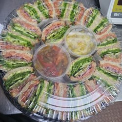 Party tray veggies sandwich