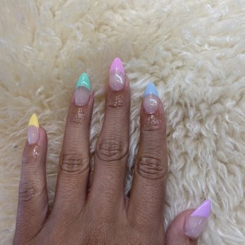 Q Nails & Spa - Nails by Sam! - Nail Salons Near Me - Riverside, Illinois