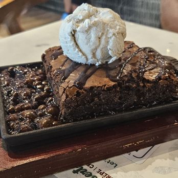 Dessert Avenue - Brownie sizzler - Desserts Near Me - Murphy, Texas