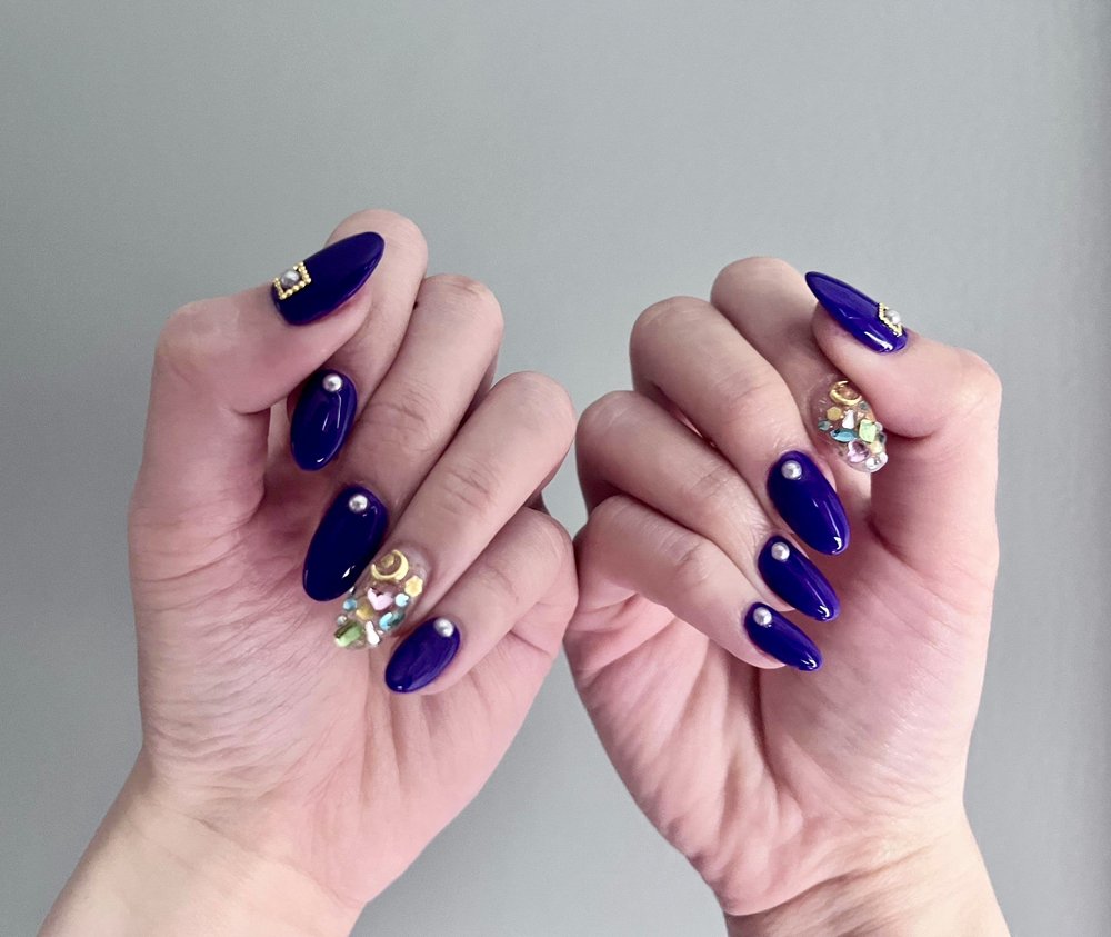 Levo Nails & Spa Logo