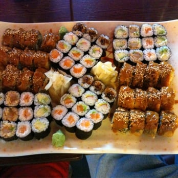 Genki-Sushi - Das reicht für zwei bis drei Personen, unbedingt die "Leckerrollen" probieren. - Sushi Bars Near Me - Berlin, BE Genki-Sushi - Das reicht für zwei bis drei Personen, unbedingt die "Leckerrollen" probieren. - Sushi Bars Near Me - Berlin, BE