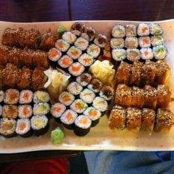 Genki-Sushi - Das reicht für zwei bis drei Personen, unbedingt die "Leckerrollen" probieren.