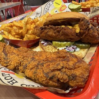 Dave's Hot Chicken - No spice chicken tender - Chicken Shop Near Me - Boynton Beach, Florida Dave's Hot Chicken - No spice chicken tender - Chicken Shop Near Me - Boynton Beach, Florida