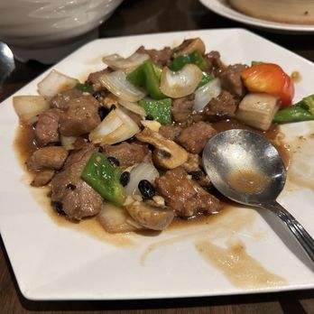 Lee Chen Asian Bistro - King - Beef with black bean sauce & veggies - Dim Sum Near Me - Toronto, Ontario Lee Chen Asian Bistro - King - Beef with black bean sauce & veggies - Dim Sum Near Me - Toronto, Ontario