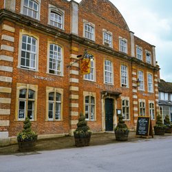 Red Lion - Outside the Red Lion