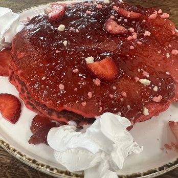 Madres Brunch - Strawberry horchata pancakes - Breakfast & Brunch Near Me - Whittier, California Madres Brunch - Strawberry horchata pancakes - Breakfast & Brunch Near Me - Whittier, California
