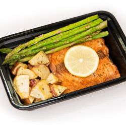 FitChoice Foods - Seasoned Salmon with Asparagus and Red Potatoes