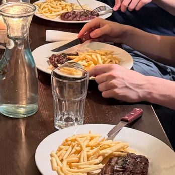Le Garrick - Wine Bars Near Me - London, XGL Le Garrick - Wine Bars Near Me - London, XGL