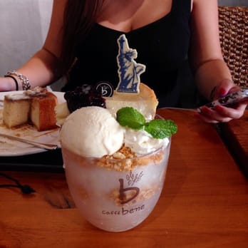 Caffébene - Cheesecake shaved ice thing with the honey bread on the left - Coffee & Tea Near Me - Boston, Massachusetts