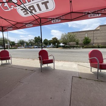 America's Tire - Spaced out seating area outside - Tires Near Me - Riverside, California America's Tire - Spaced out seating area outside - Tires Near Me - Riverside, California