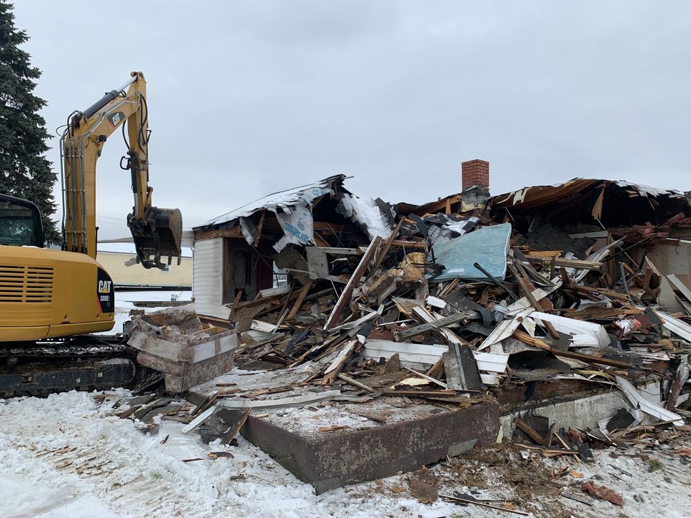 D&M TRANSPORTING & MANUFACTURED HOMES Updated August 2024 10 Photos 195 Emerson Ln