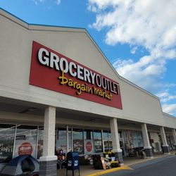 Grocery Outlet - Outside of store
