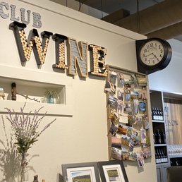 Cute wine wall Cute wine wall