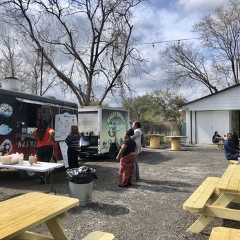 Yeamans Hall Canteen - Food Trucks Near Me - Hanahan, South Carolina