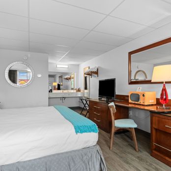 The Retro Hotel - Standard King - Hotels Near Me - Branson, Missouri The Retro Hotel - Standard King - Hotels Near Me - Branson, Missouri