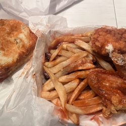 Chicago Pit Stop BBQ - Wings and rib tips