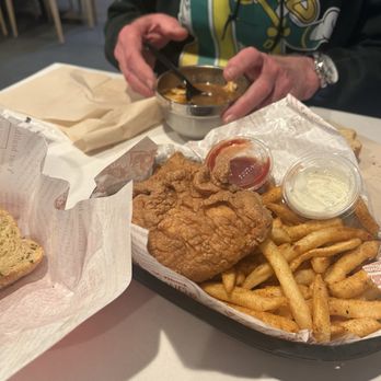 Cajun Crack'n - Chicken strip basket, garlic bread, gumbo - Seafood Near Me - Stockton, California Cajun Crack'n - Chicken strip basket, garlic bread, gumbo - Seafood Near Me - Stockton, California