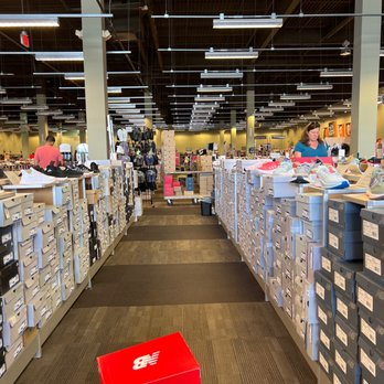 DSW Designer Shoe Warehouse - Shoe Stores Near Me - Fairfax, Virginia DSW Designer Shoe Warehouse - Shoe Stores Near Me - Fairfax, Virginia