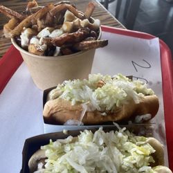 La Frite à Brigitte - Hot dog vapeur et petite poutine