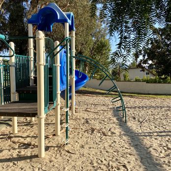 Charter Oak Park - Parks Near Me - Camarillo, California