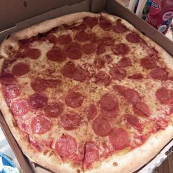M & M II Restaurant & Pizzeria - Large pepperoni pizza