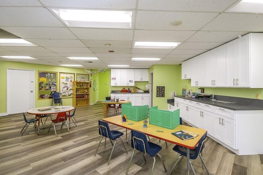 Helping Hands Child Development Center - childcare center in Riverside, CA