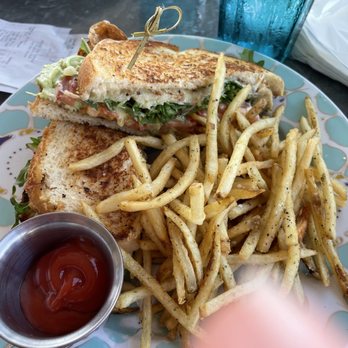 Leeland House - BLT with fries - Breakfast & Brunch Near Me - Houston, Texas Leeland House - BLT with fries - Breakfast & Brunch Near Me - Houston, Texas