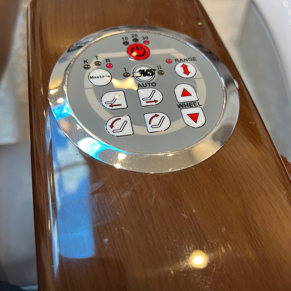 Get a great massage while you get your toes done! Get a great massage while you get your toes done!