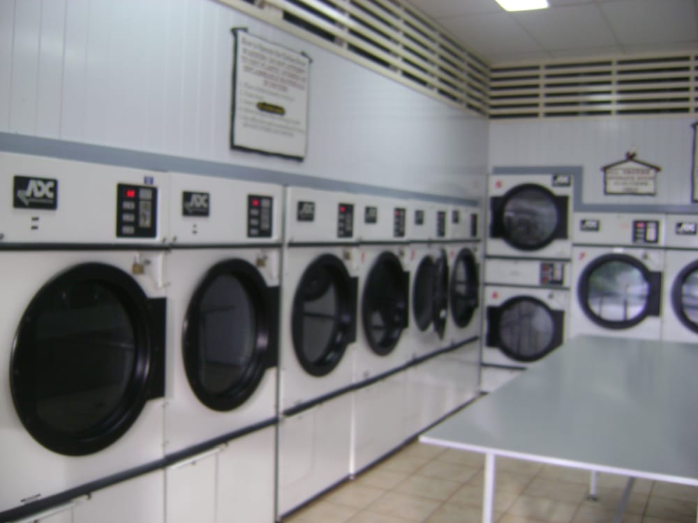 LAUNDROMAT Updated April 2024 187 Middle St, Cleveland Queensland